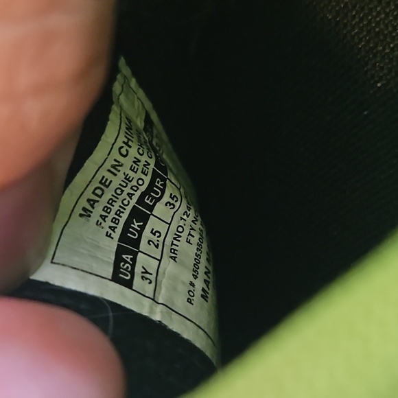 Undet Armour Soccer Cleats - Picture 10 of 11